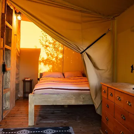 La Jolie Longère Fleurie Avec Piscine Et Jardin Lodge Le Gue-d'Allere